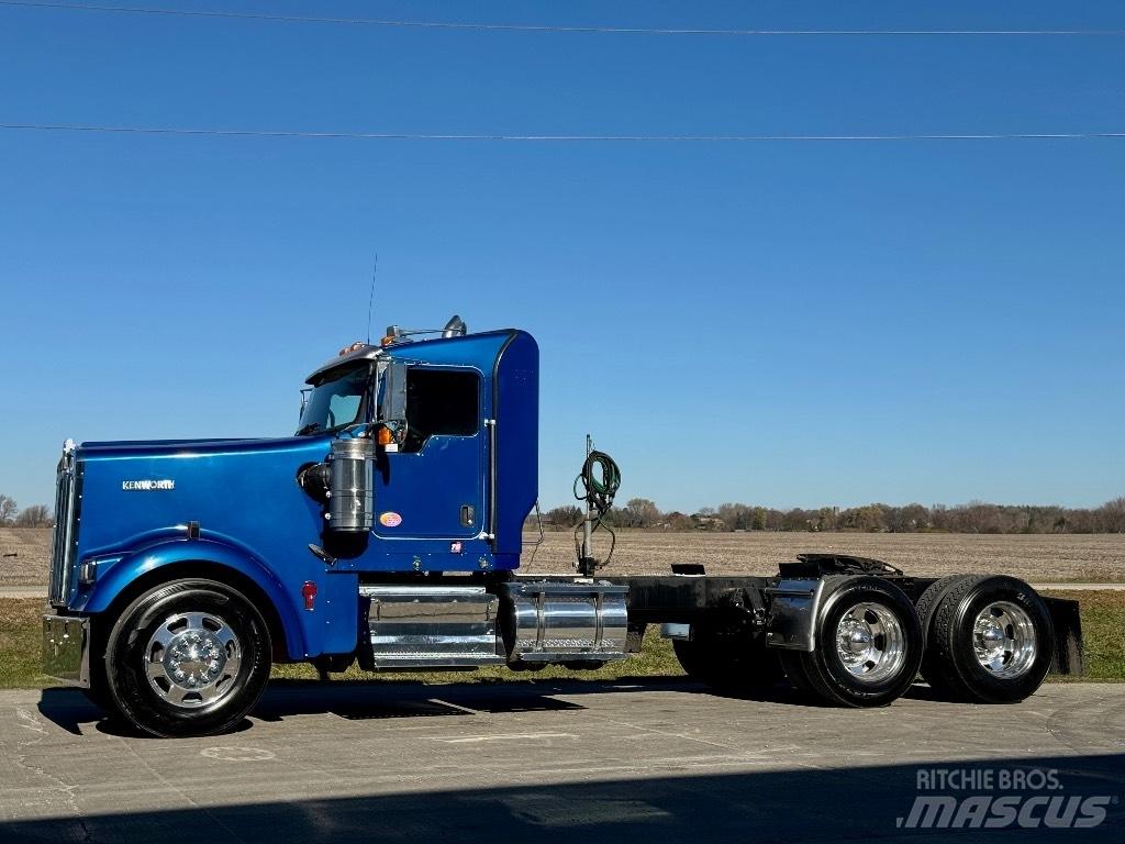 Kenworth W900 Тягачі