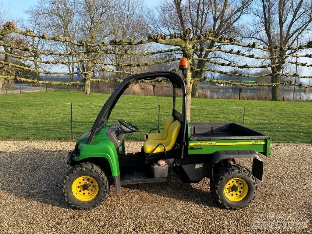 John Deere Gator XUV Підсобні машини