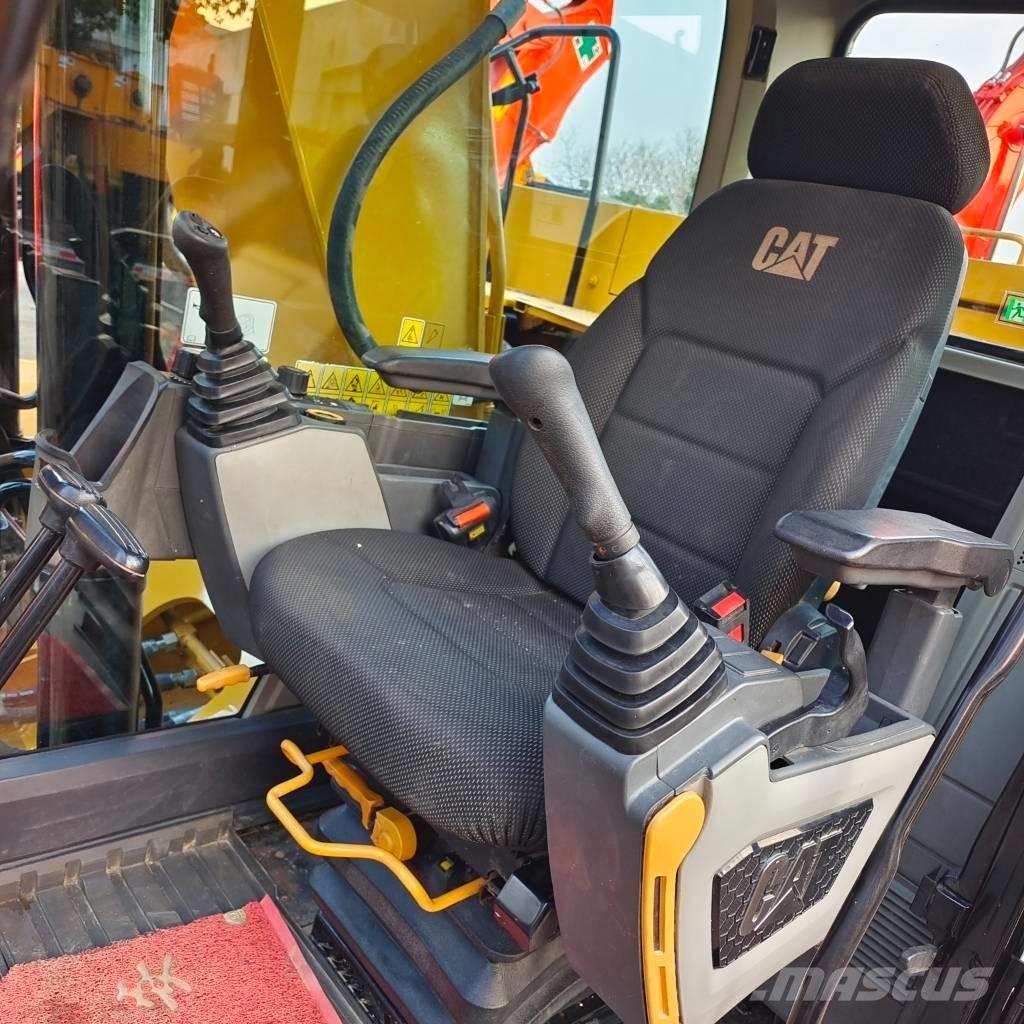 CAT 320GC Гусеничні екскаватори