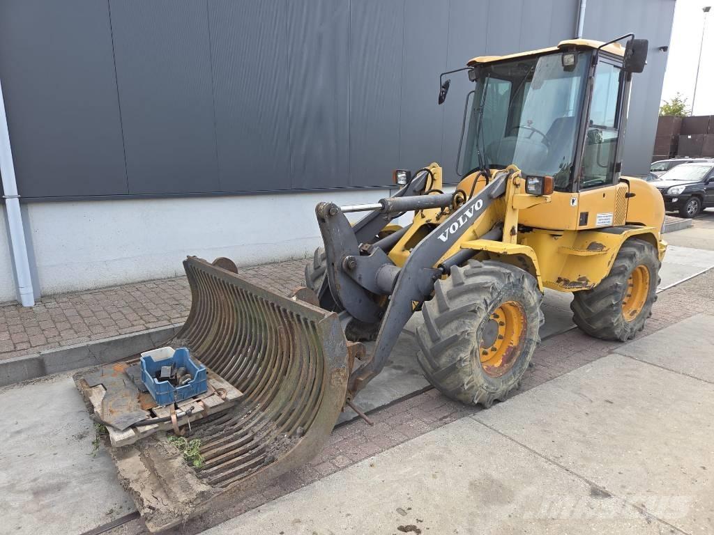 Volvo L 30 B Фронтальні навантажувачі