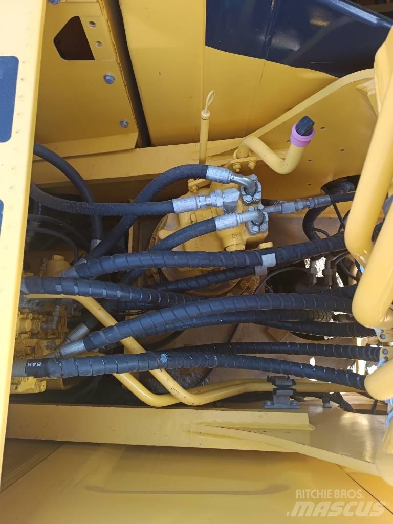 Komatsu PC 200 Гусеничні екскаватори