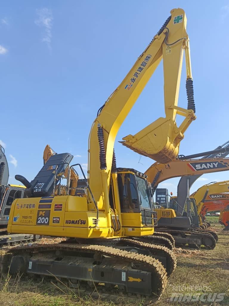 Komatsu PC 200 Гусеничні екскаватори