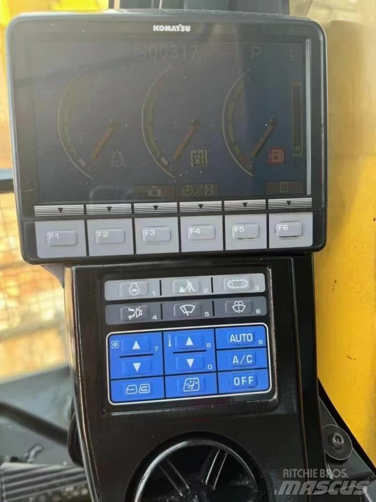 Komatsu 450LC-8 Гусеничні екскаватори