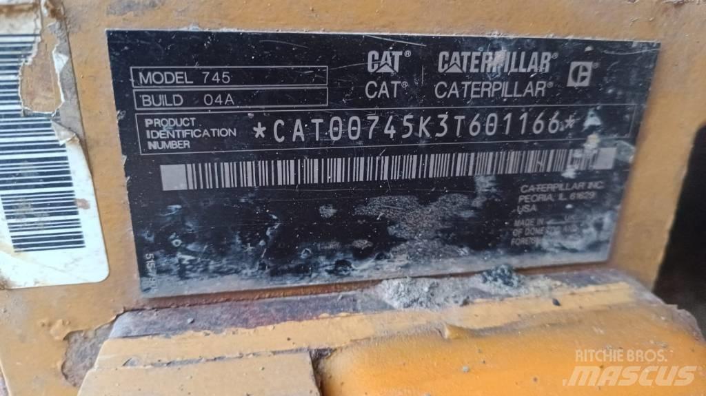 CAT 745 Зчленовані самоскиди