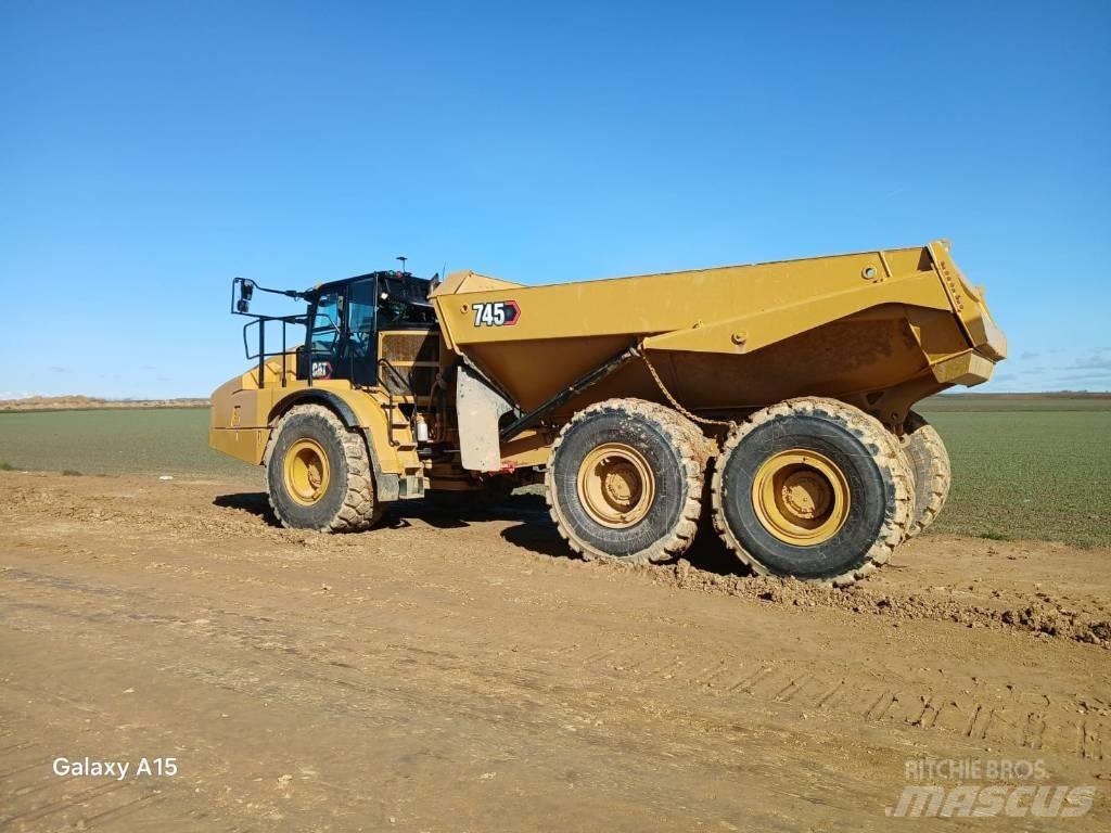 CAT 745 Зчленовані самоскиди