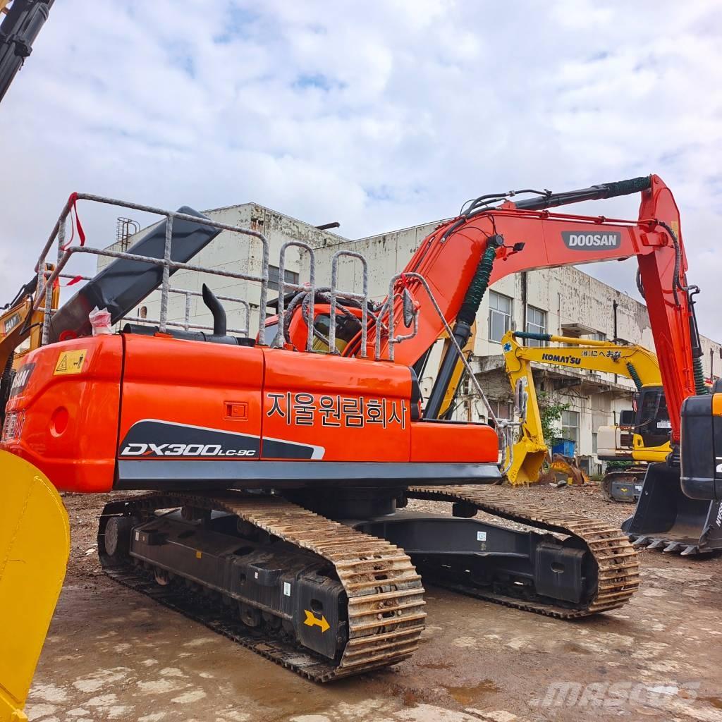 Doosan DX 300LC-9C Гусеничні екскаватори