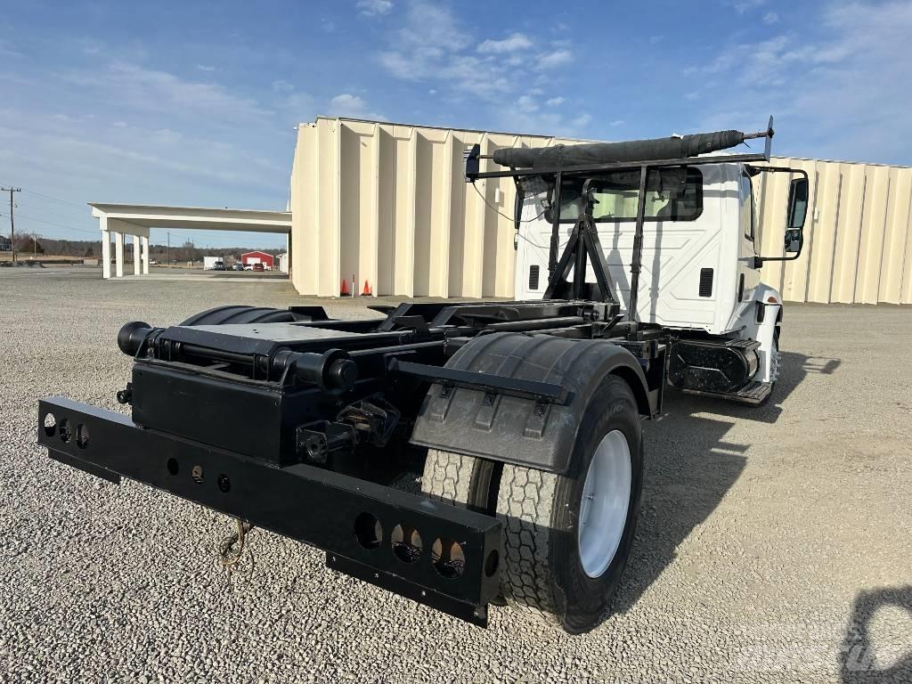 International 4400 Сміттєвози