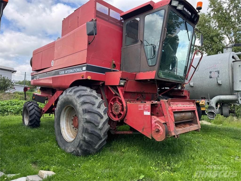 Case IH 1680 Axial Зернозбиральні комбайни