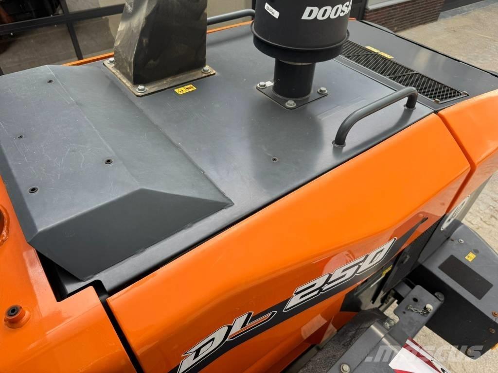 Doosan DL 250-7 Фронтальні навантажувачі