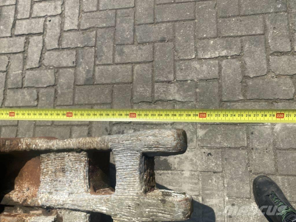  Crusher CW  30 Будівельні роздрібнювачі