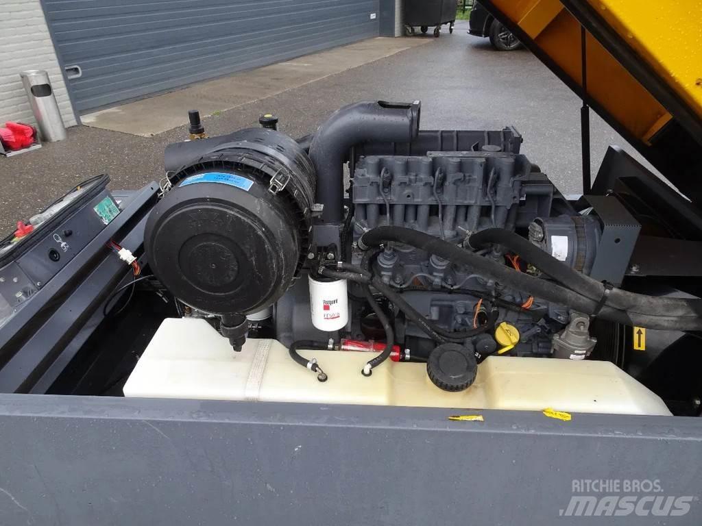 Atlas Copco XAS67 Компресори