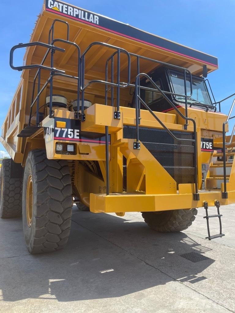 CAT Dumper 775E Кар`єрні самоскиди