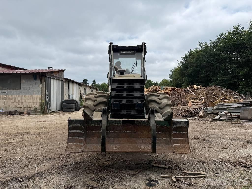 Noe NF210-4R Трельовочні трактора