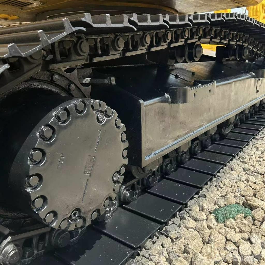 Komatsu PC 200-8 Гусеничні екскаватори