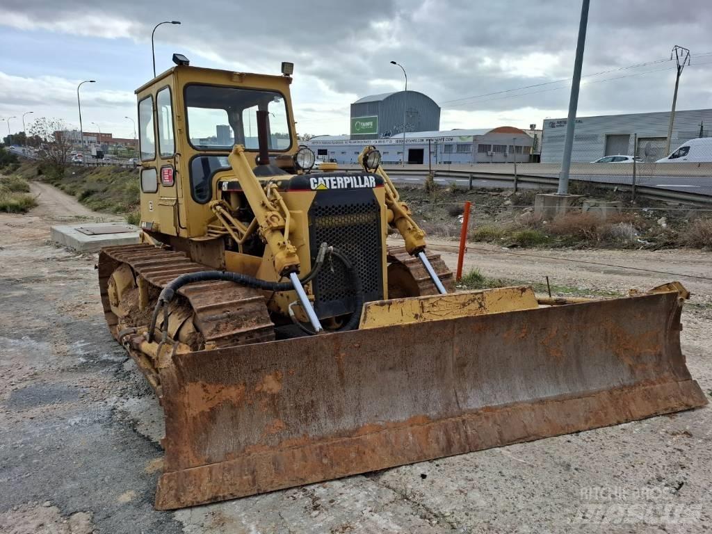 CAT D 4 D Гусеничні бульдозери