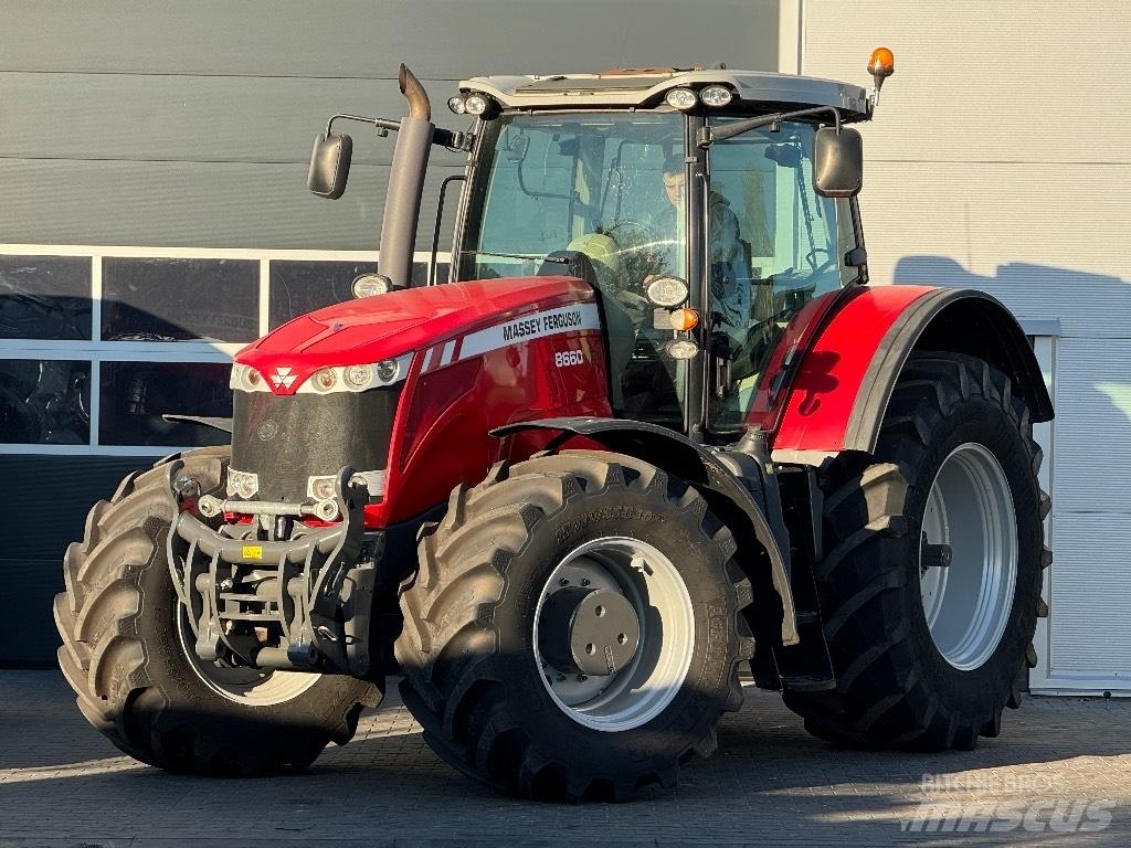 Massey Ferguson 8660 Трактори
