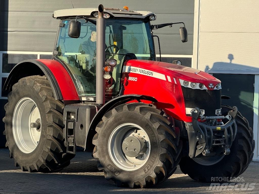 Massey Ferguson 8660 Трактори