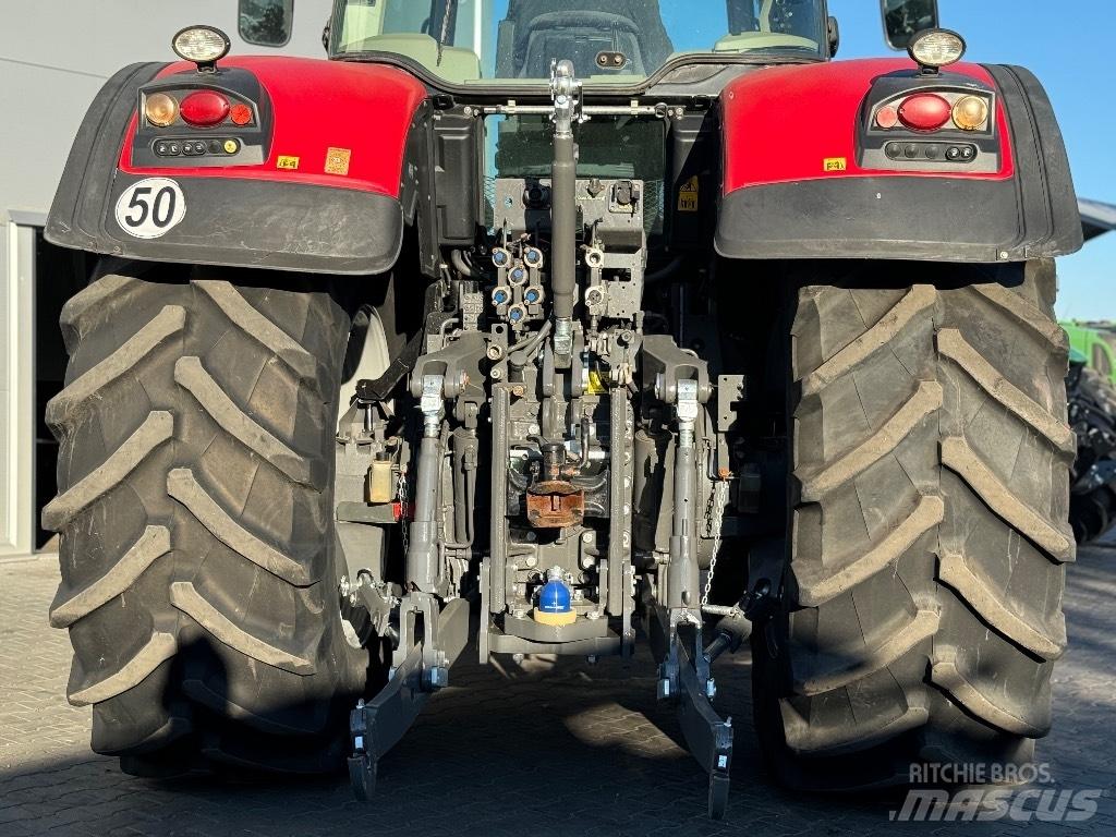 Massey Ferguson 8660 Трактори
