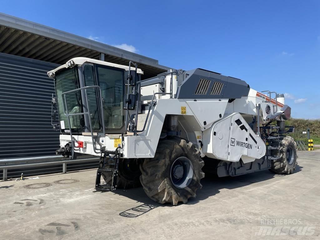 Wirtgen WR 240I Ресайклери