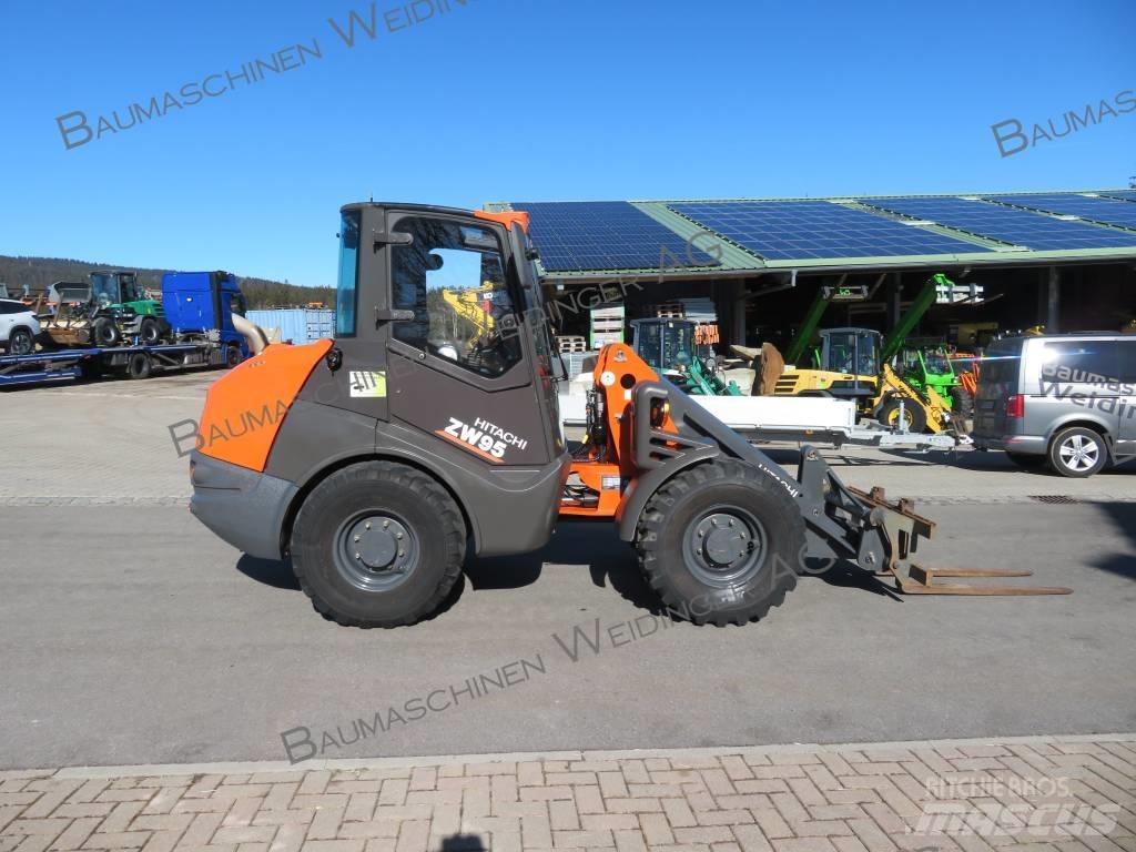 Hitachi ZW 95 Фронтальні навантажувачі