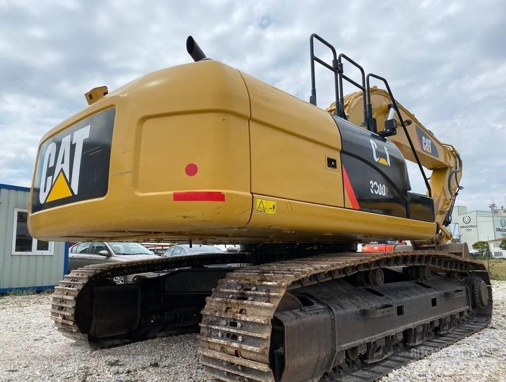 CAT 330D2L Гусеничні екскаватори