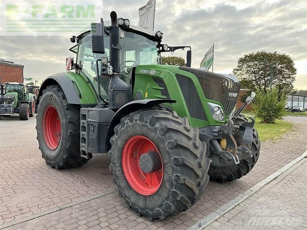 Fendt 828 vario s4 Трактори