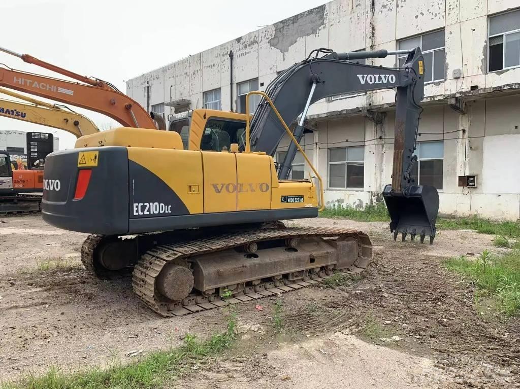 Volvo EC210D Гусеничні екскаватори