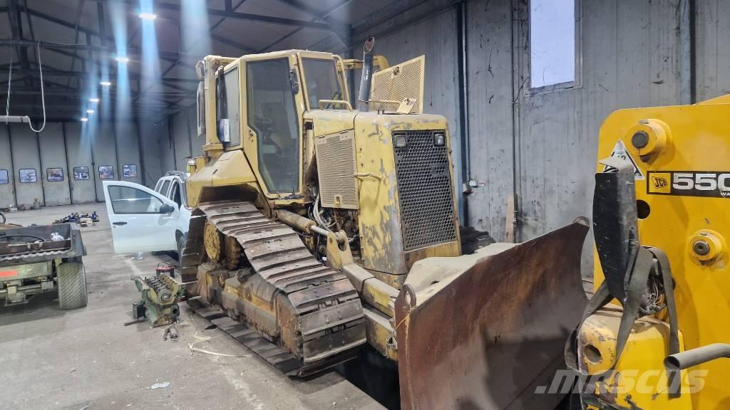CAT D5 FOR PARTS Гусеничні бульдозери