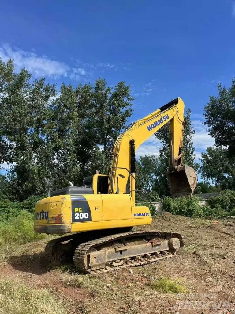 Komatsu PC 200 Гусеничні екскаватори