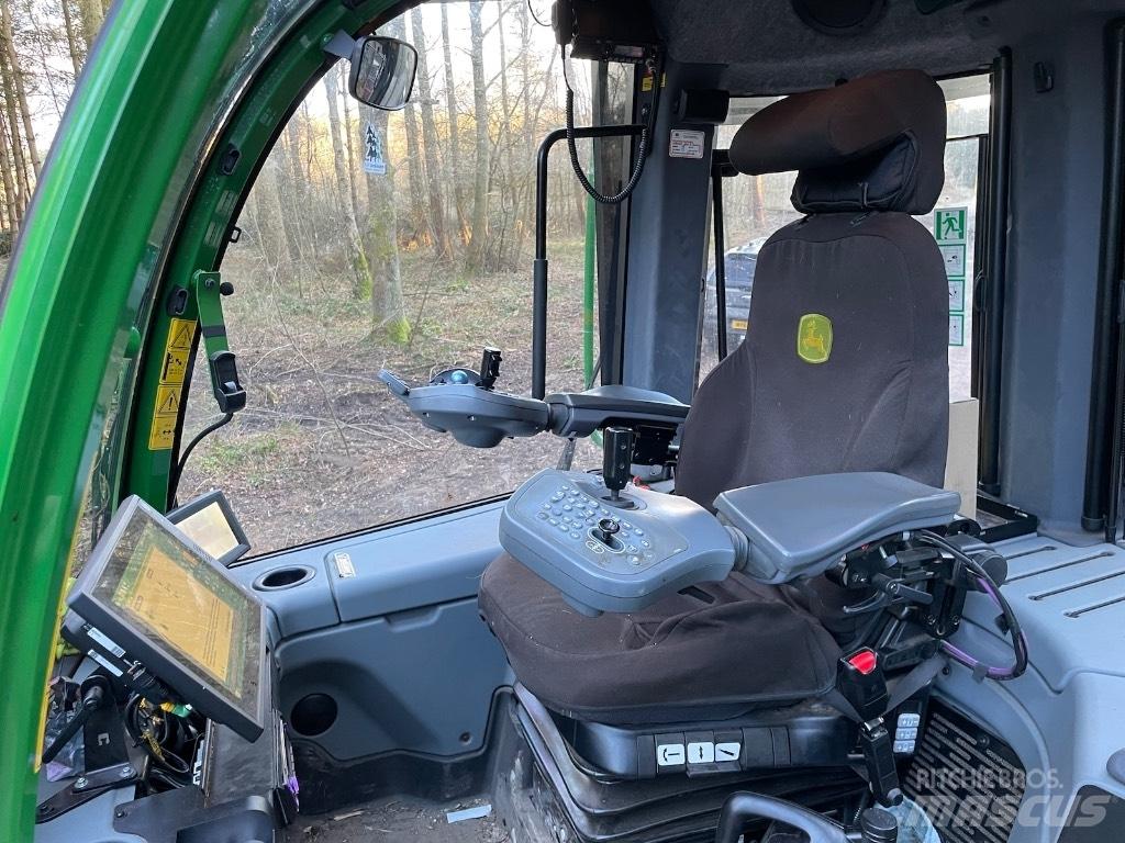John Deere 1110G Форвардери