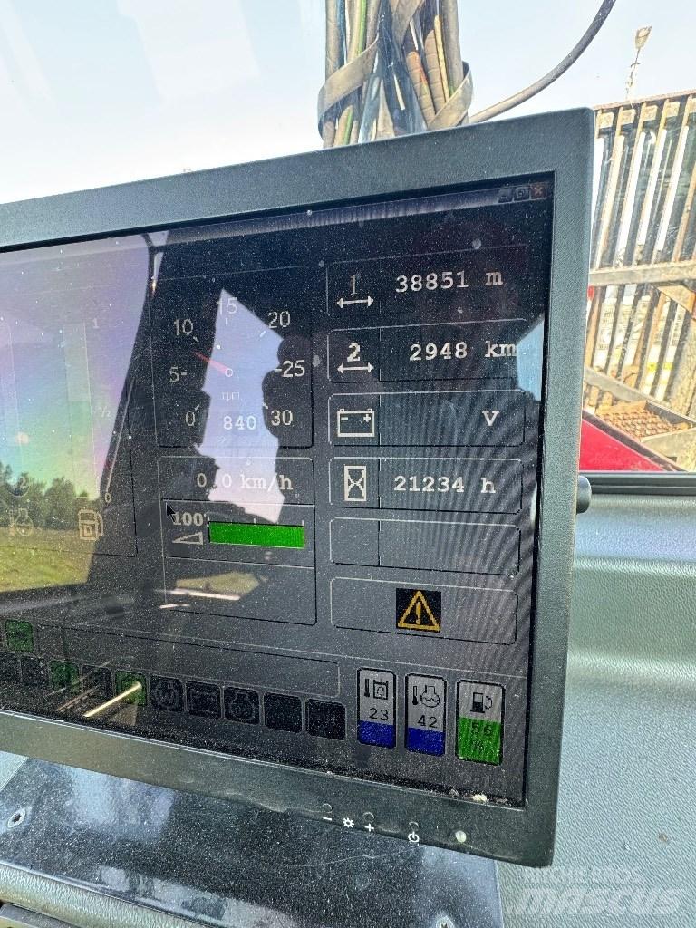 Komatsu 840.4 Форвардери