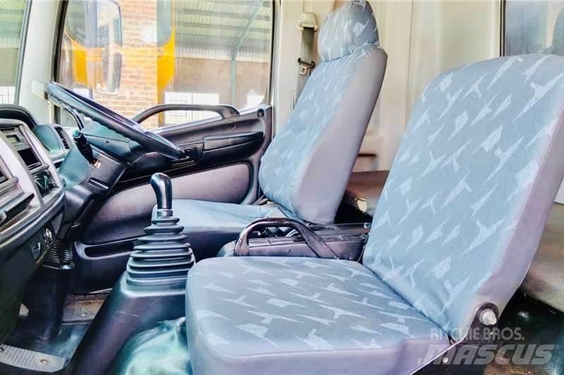 Hino 500 1627 Вантажівки / спеціальні