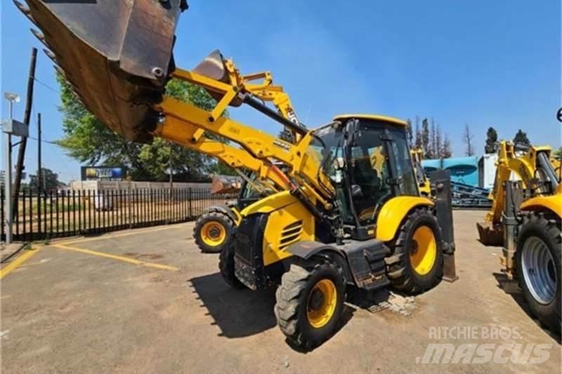 Dezzi CMI 4X4 TLB Екскаватори-навантажувачі