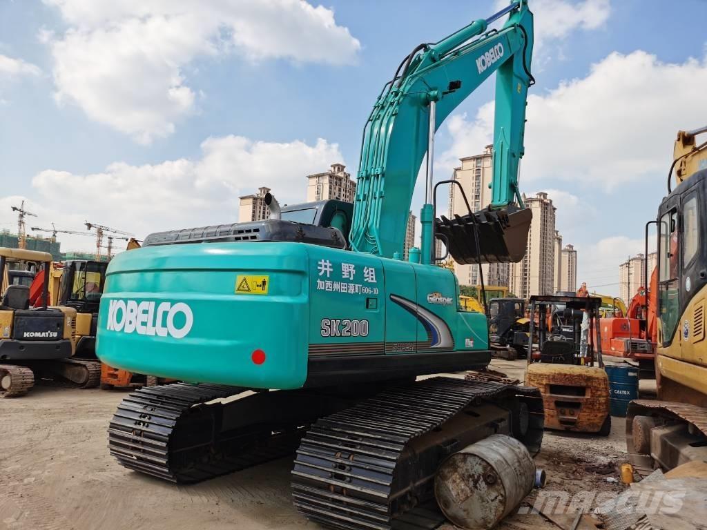 Kobelco SK 200 Гусеничні екскаватори