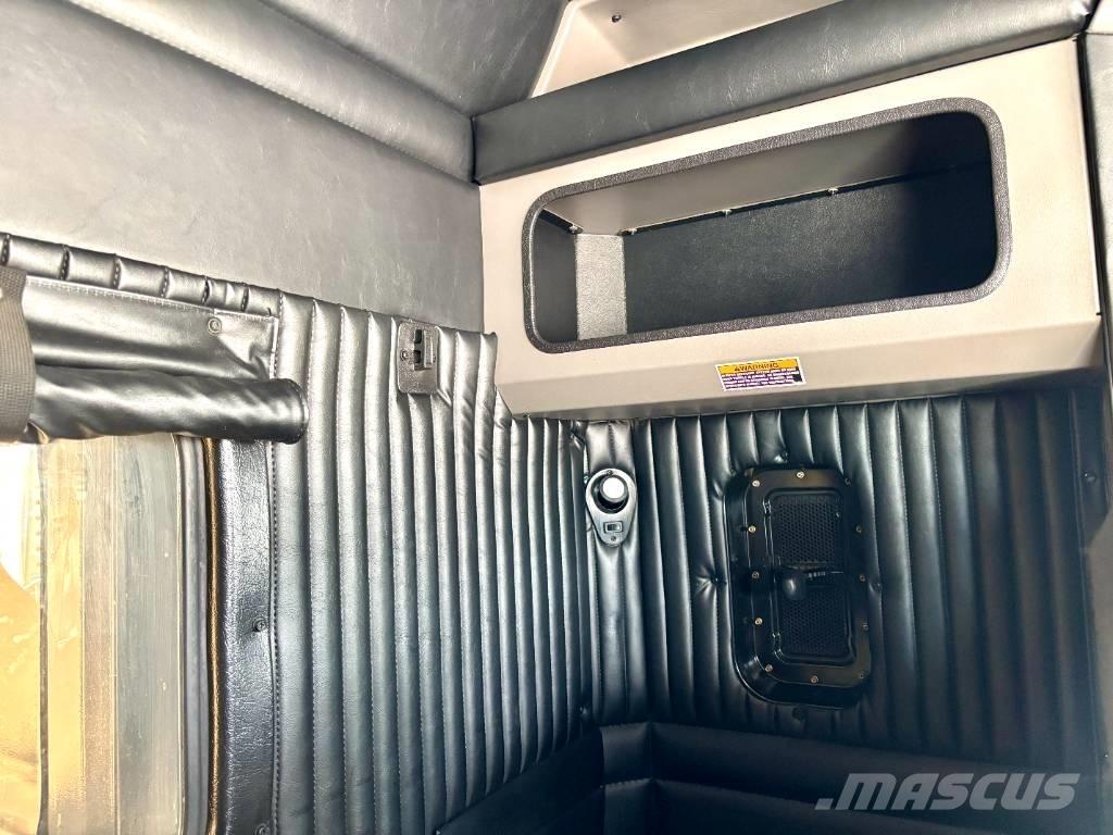 Kenworth W 900 Тягачі