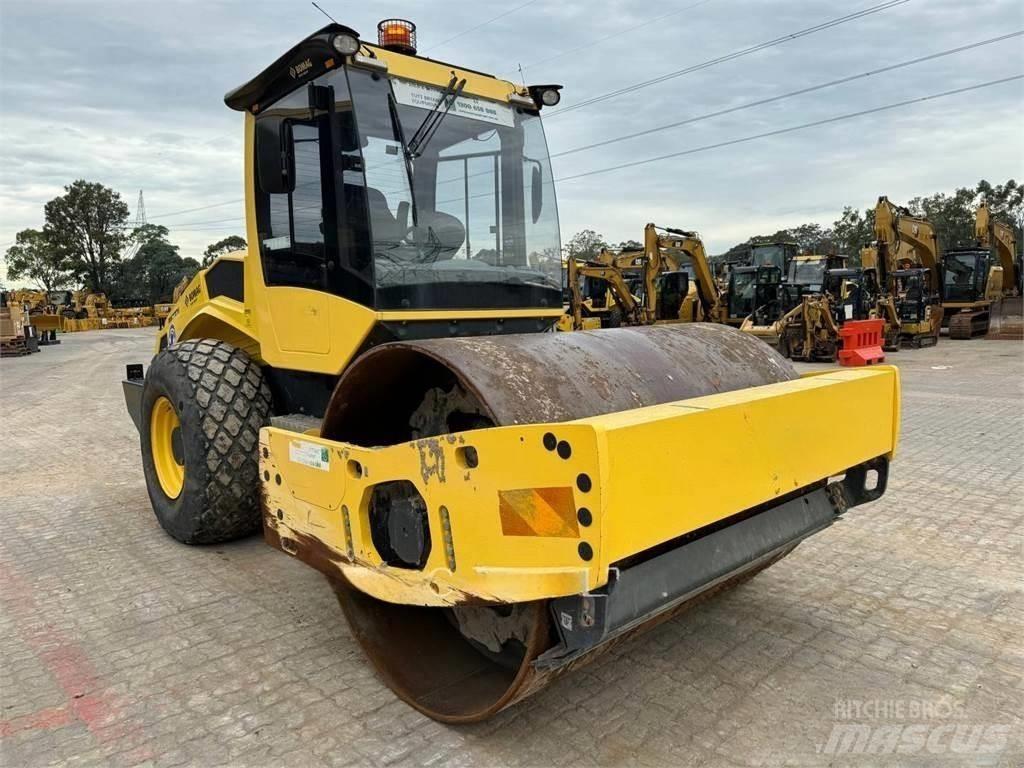 BM 213d Грунтові котки