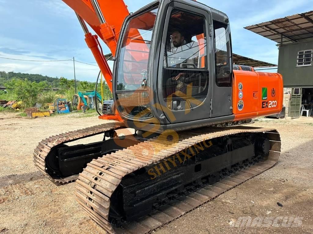 Hitachi EX 200 Гусеничні екскаватори