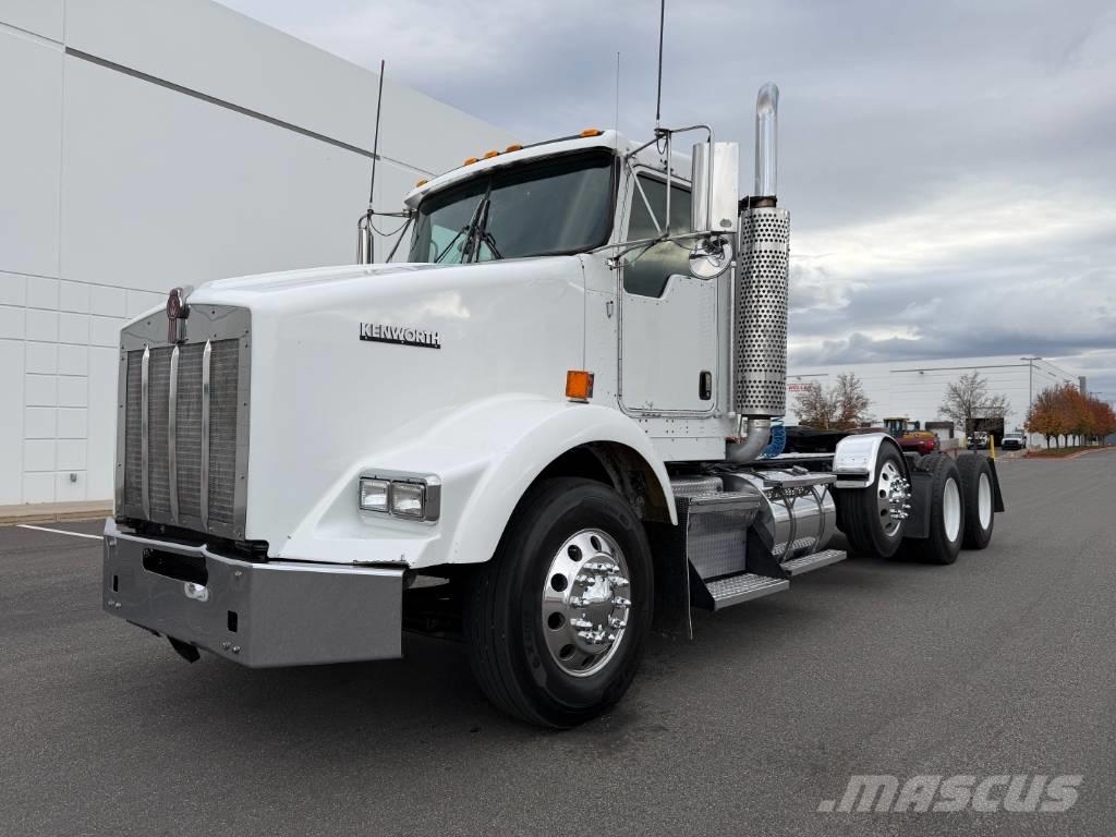 Kenworth T 800 Тягачі