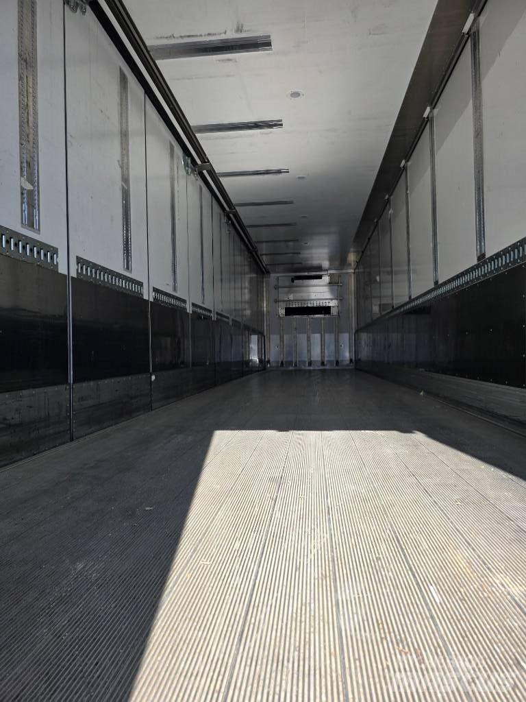 VAK SEMITRAILER Напівпричепи-рефрижератори