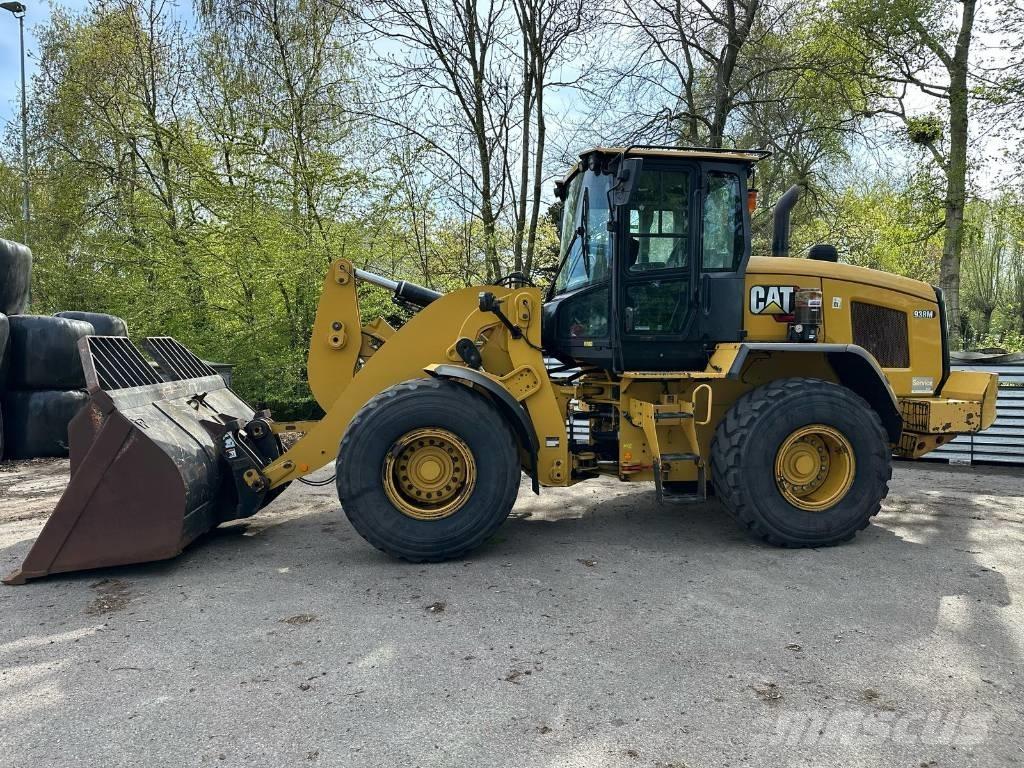 CAT 938M Фронтальні навантажувачі