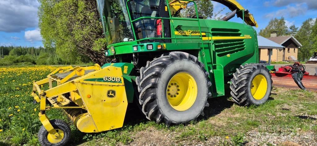 John Deere 7300 Кормозбиральні комбайни