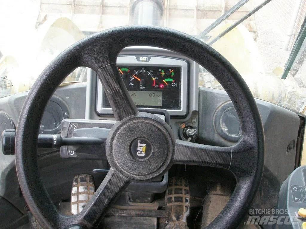 CAT 950M Фронтальні навантажувачі