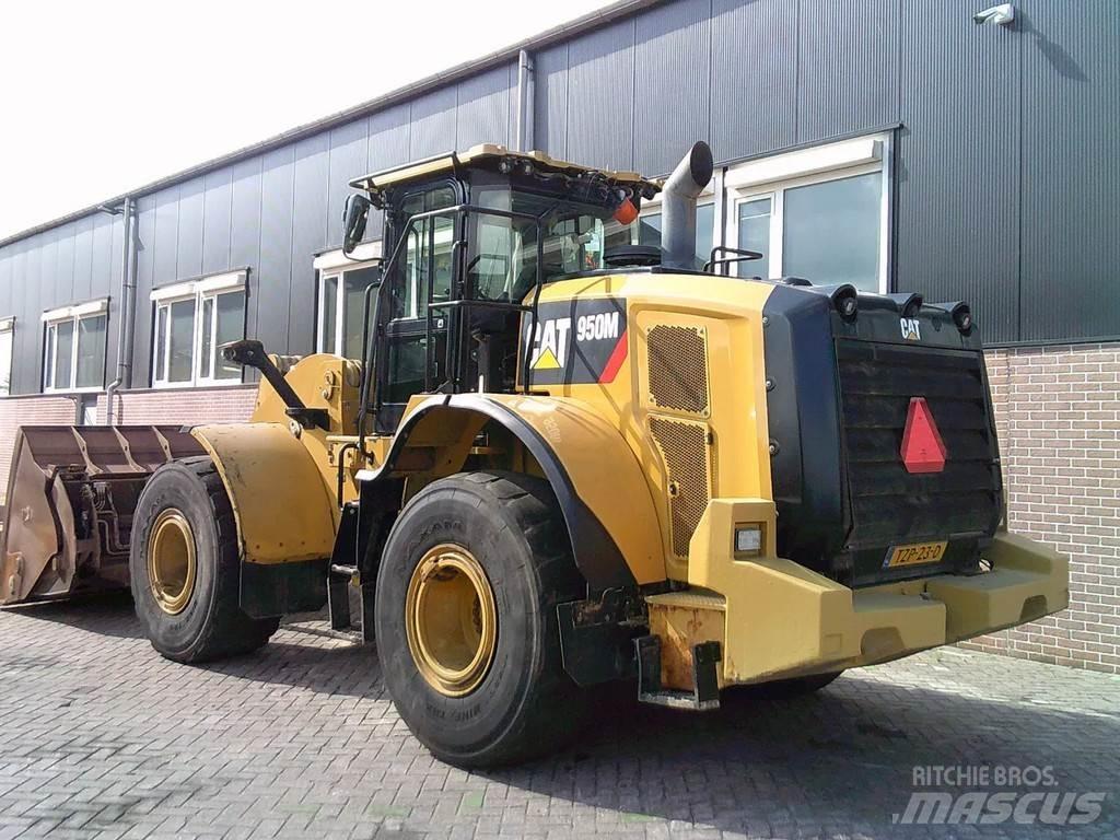 CAT 950M Фронтальні навантажувачі