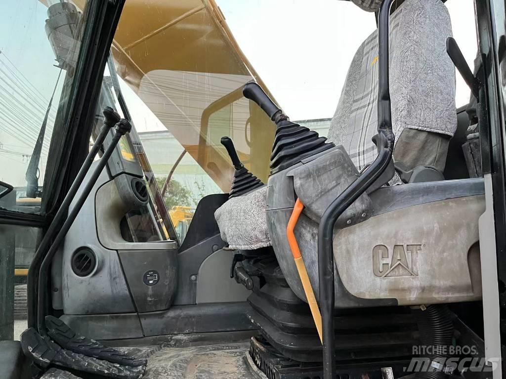 CAT 320 D Гусеничні екскаватори