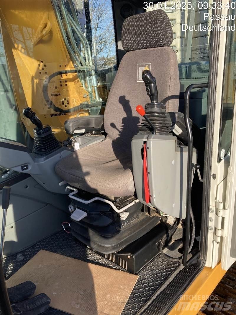 Liebherr R922 Гусеничні екскаватори