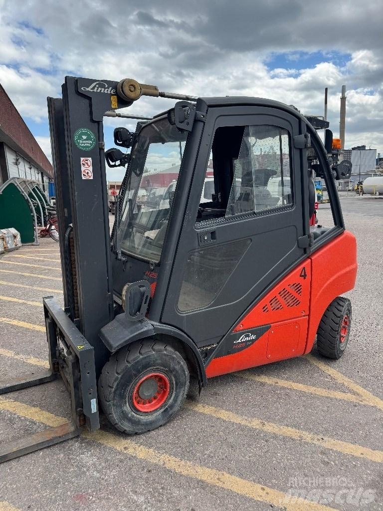 Linde H25D-02 Дизельні навантажувачі