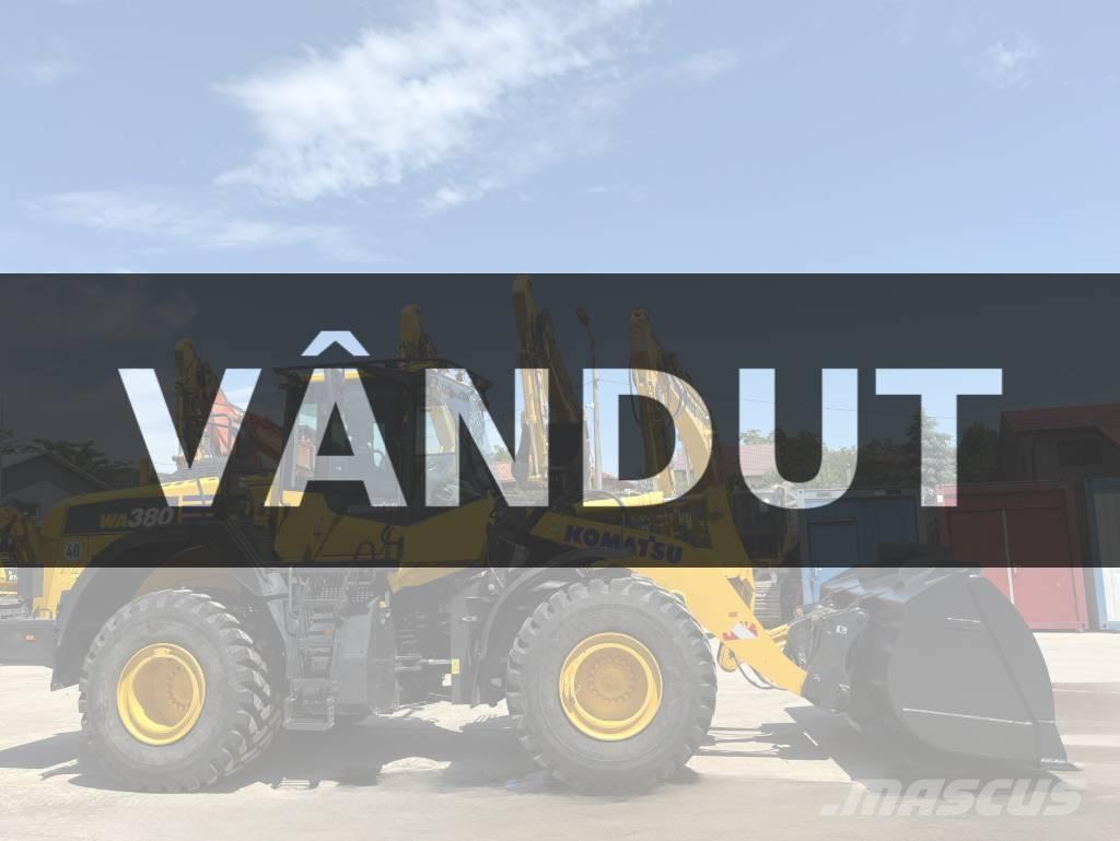Komatsu WA380-8E0 Фронтальні навантажувачі