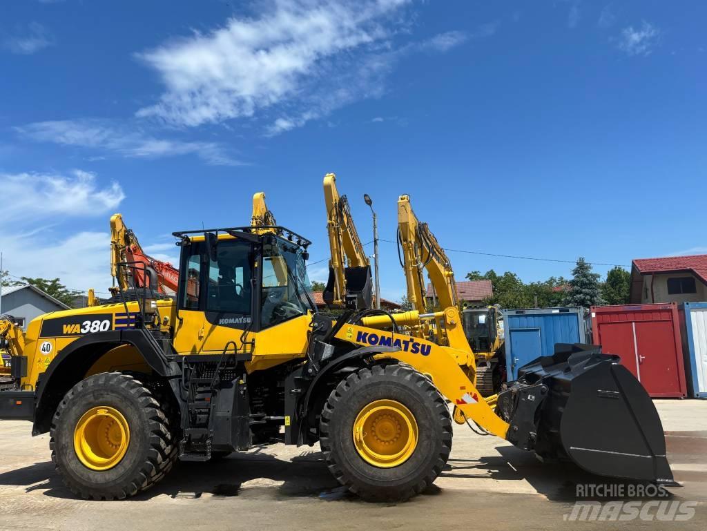 Komatsu WA380-8E0 Фронтальні навантажувачі