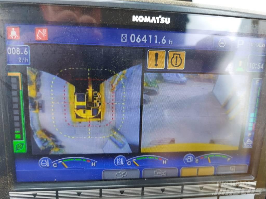 Komatsu PC228USLC-11 Гусеничні екскаватори