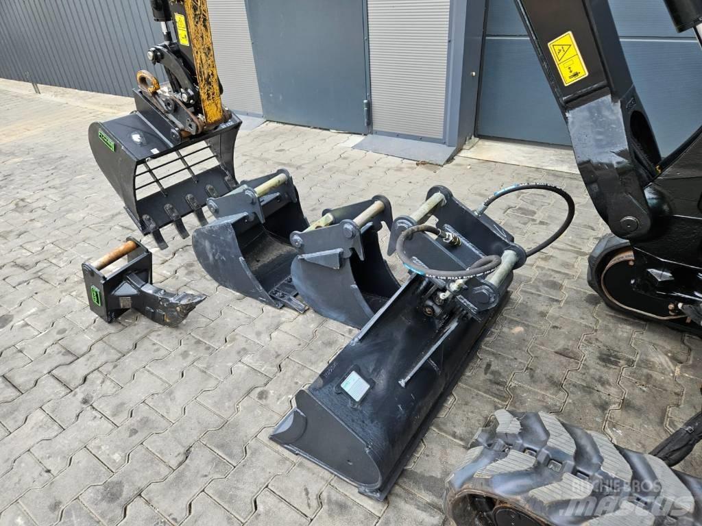 CAT 301.8 CR Міні-екскаватори < 7т